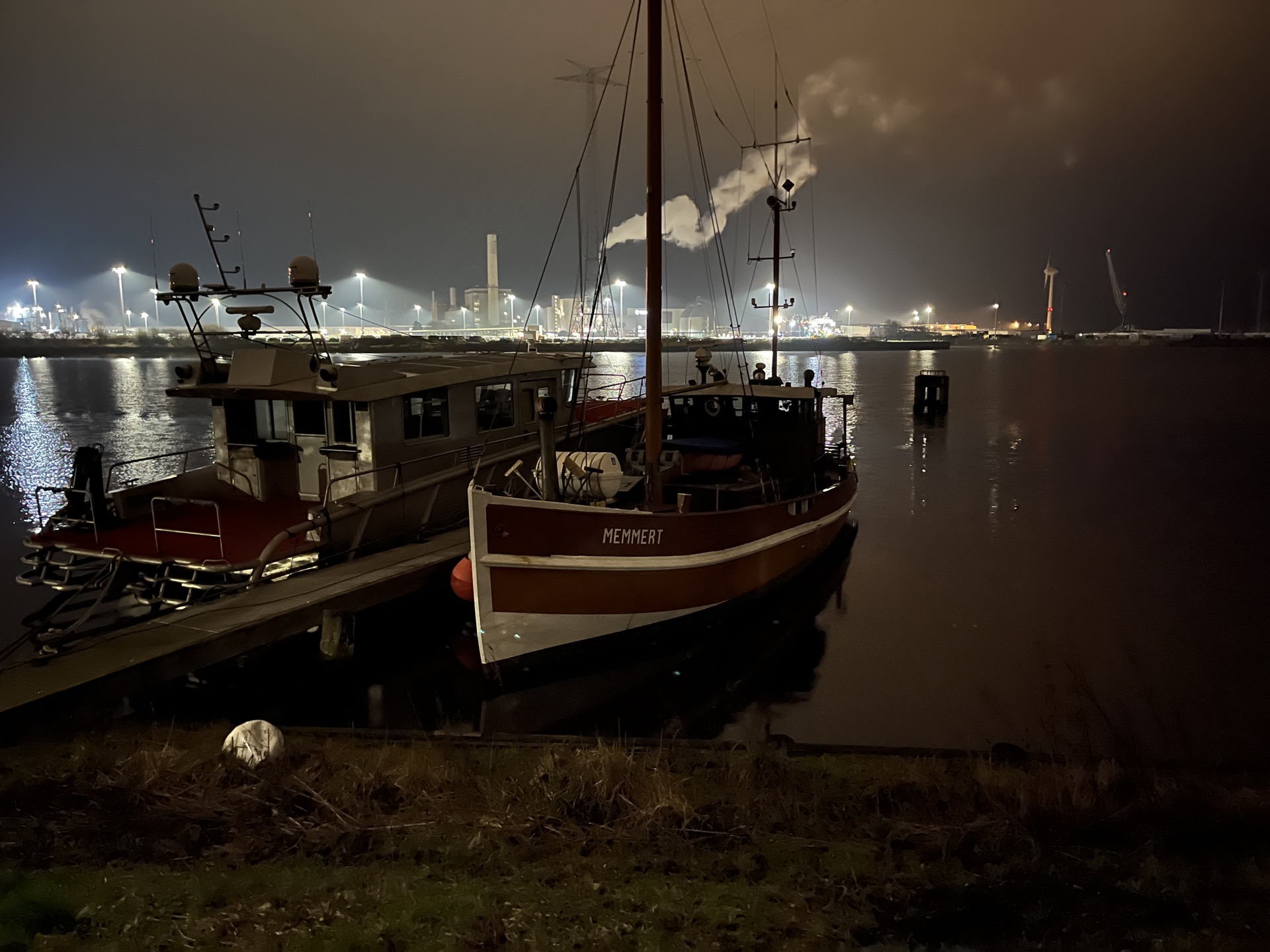 Schlomo (then Memmert) — night at Emden harbor