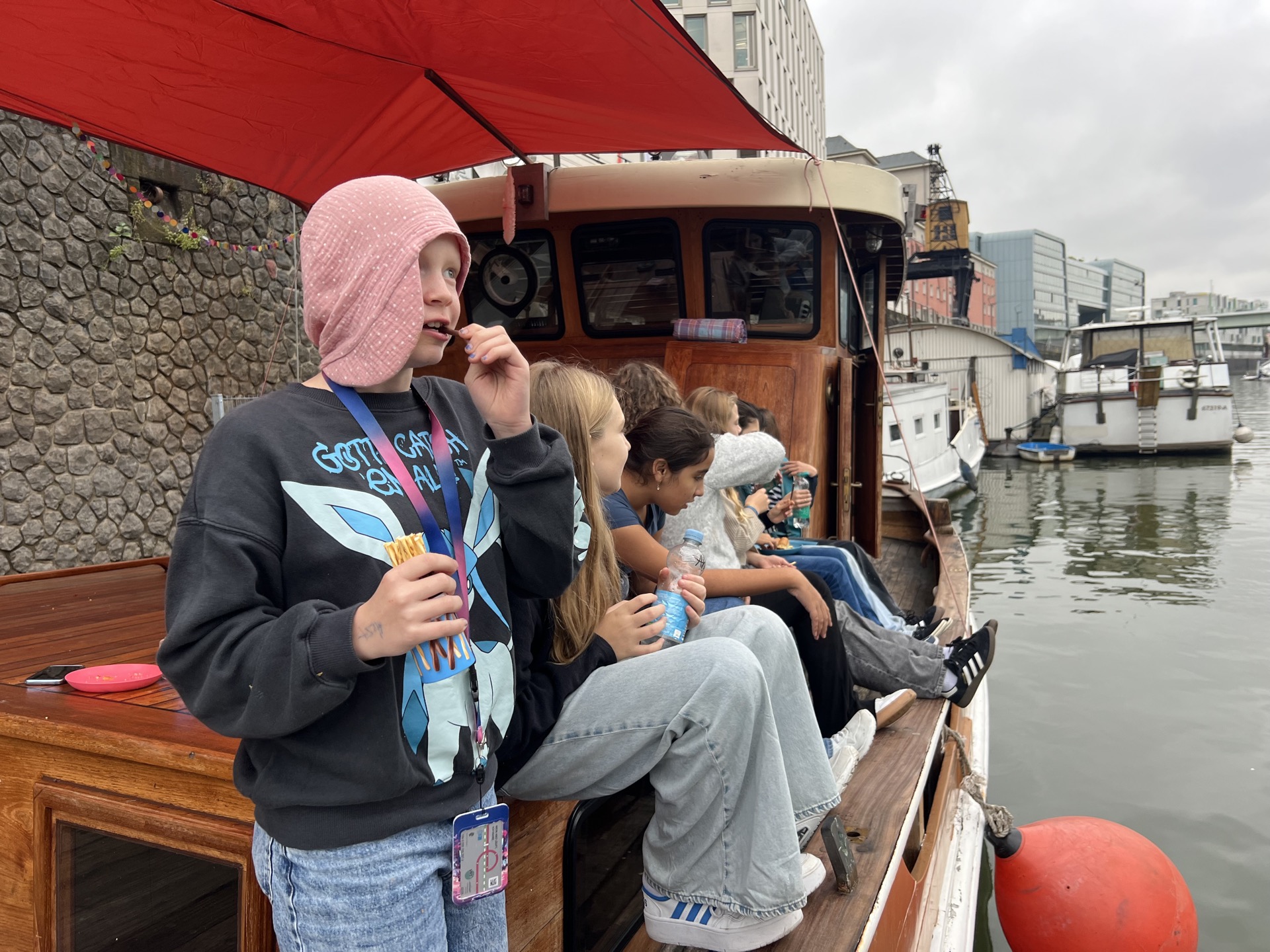 Schlomo — guests on deck